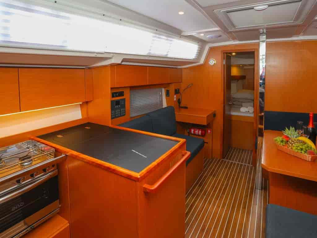 Photo 6 of Pomena