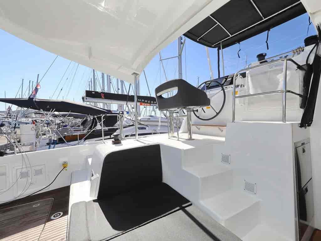 Photo 6 of Sail la Vie