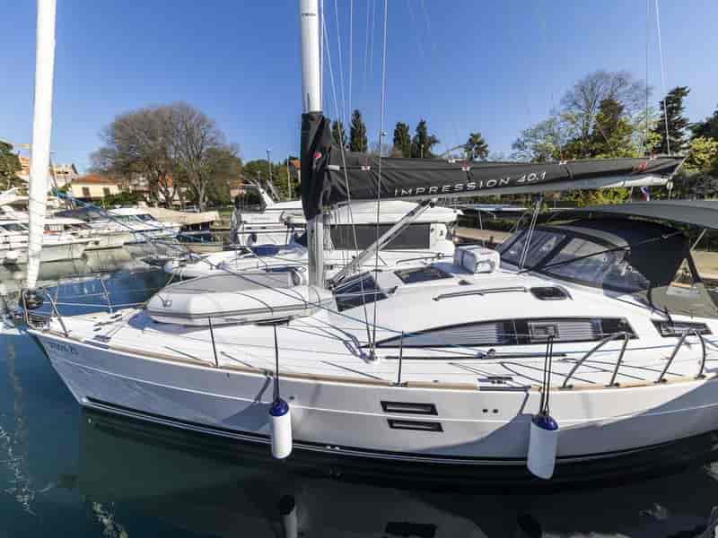 Photo of Lady Blue, image 1 of 5