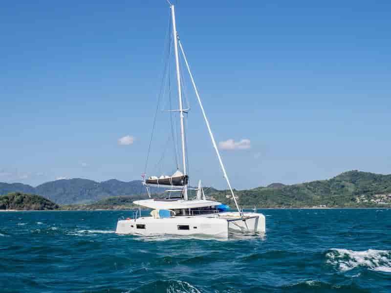 Photo of Cloud Dancer, image 1 of 5