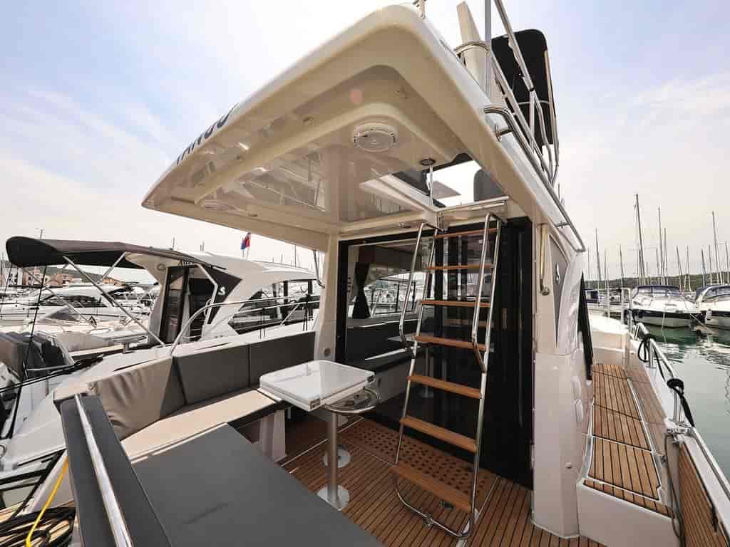 Boat picture 9