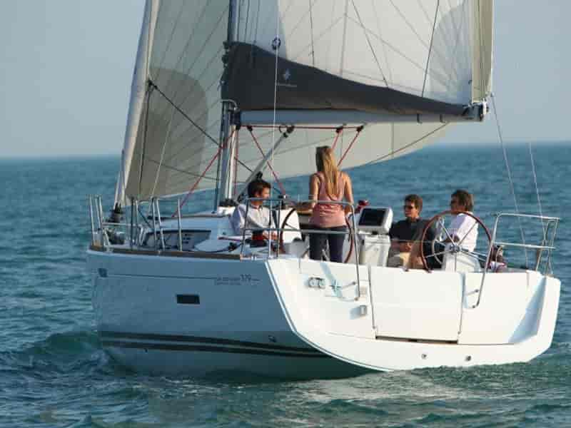 Photo of Minerva, image 1 of 5