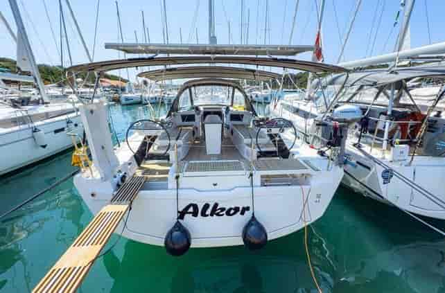 Photo of Alkor, image 1 of 5
