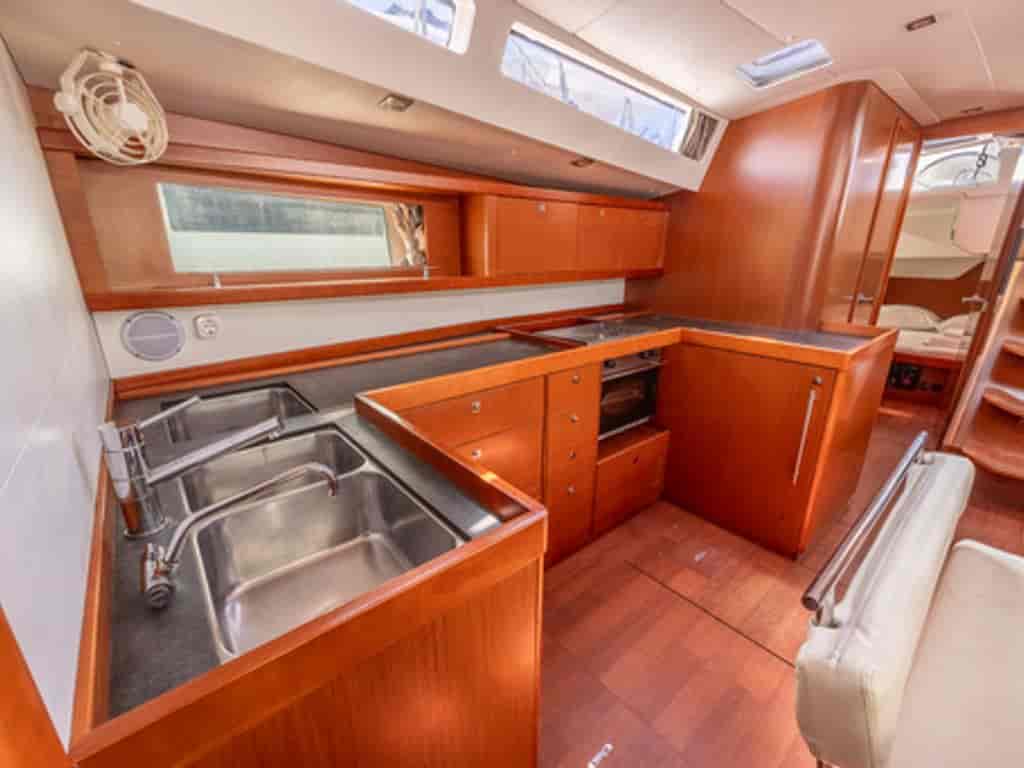 Boat picture 9