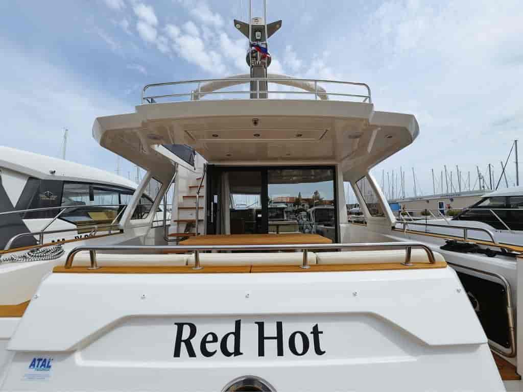 Photo 5 of Red Hot