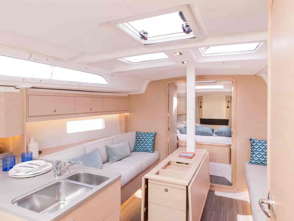 Photo 4 of Sunsail 37.3 Premium