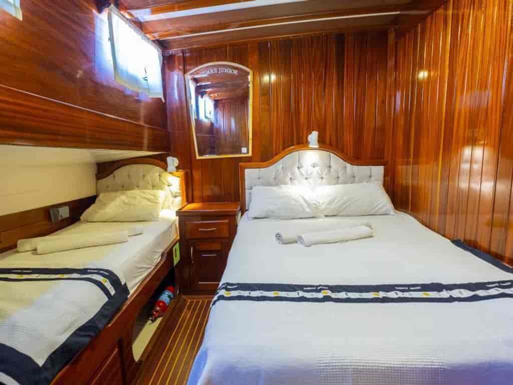 Boat picture 37