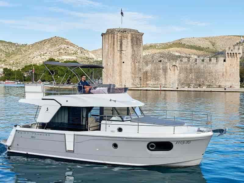 Photo of Odysseus, image 1 of 5