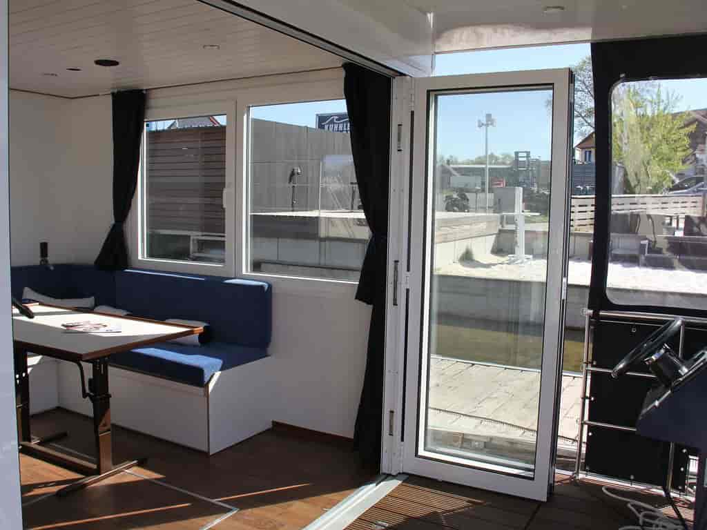 Boat picture 9