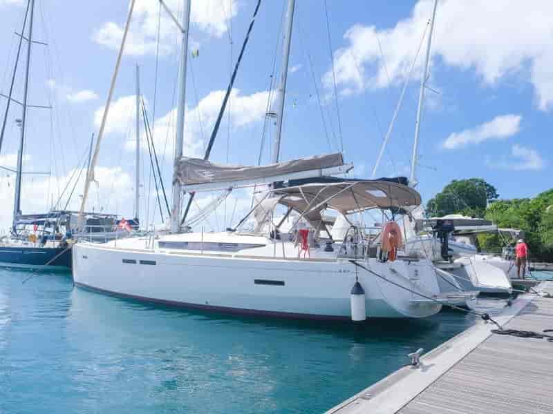 Photo of Calia, image 1 of 5