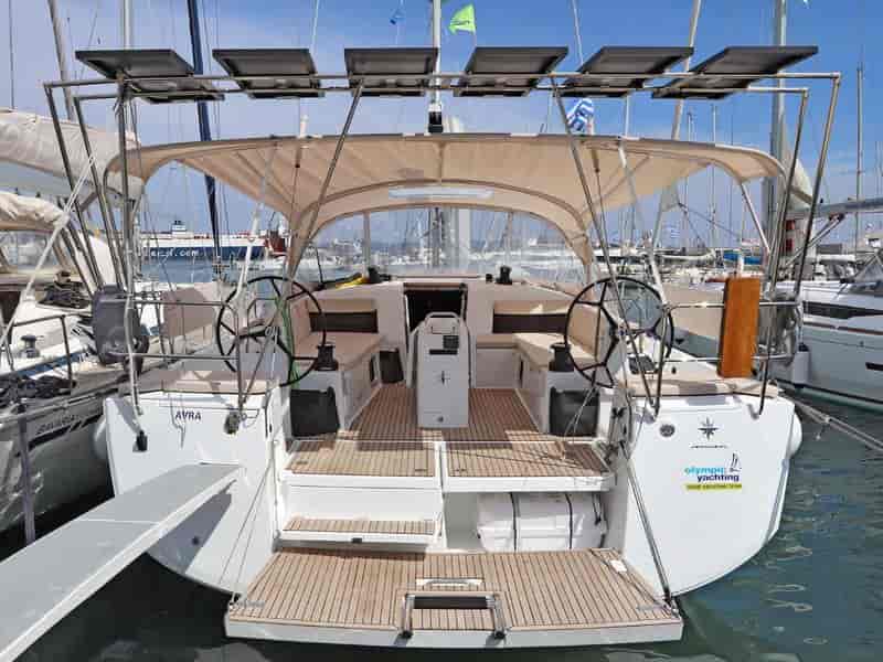 Photo of Avra, image 1 of 5