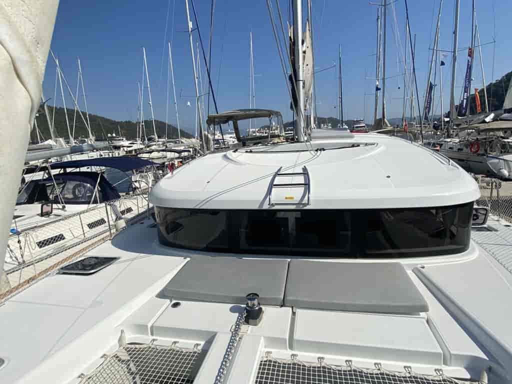 Photo 3 of Falcon