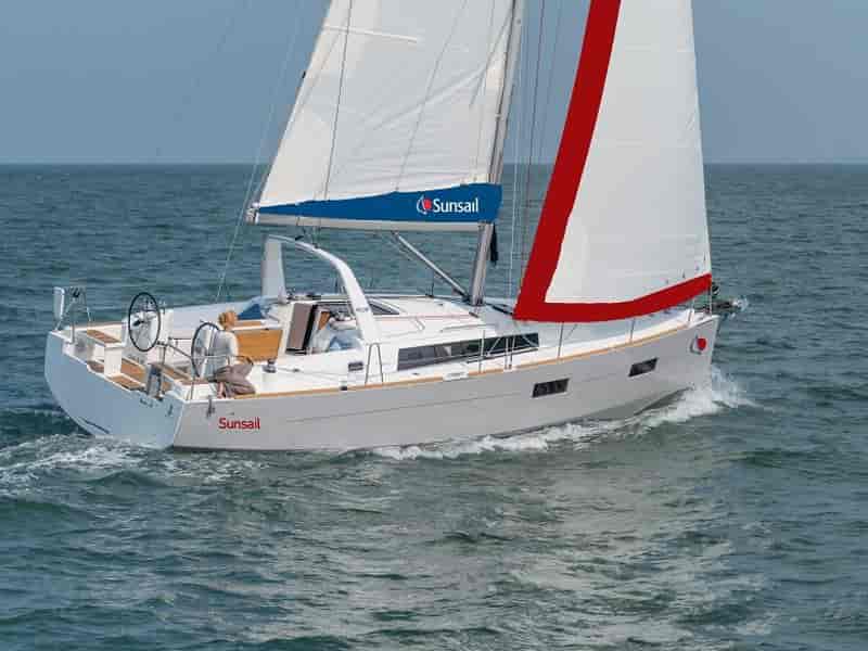 Photo of Oceanis 38 Classic, image 1 of 5