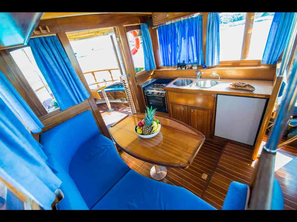 Boat picture 9