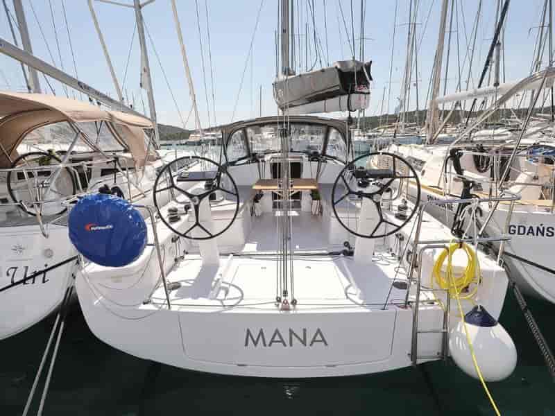 Photo of Mana, image 1 of 5