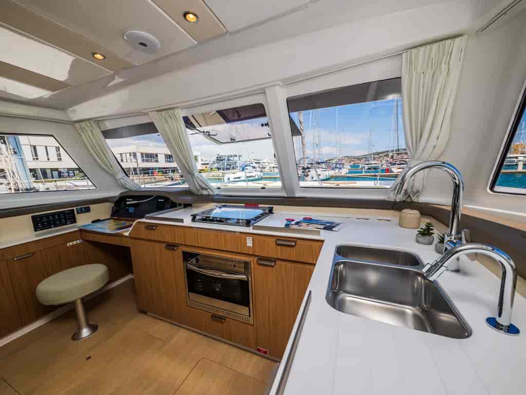 Boat picture 16