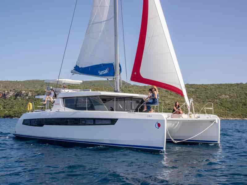 Photo of Sunsail 454L Classic, image 1 of 5