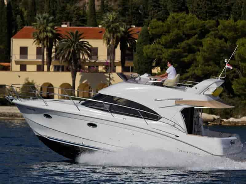 Photo of Galeb, image 1 of 5