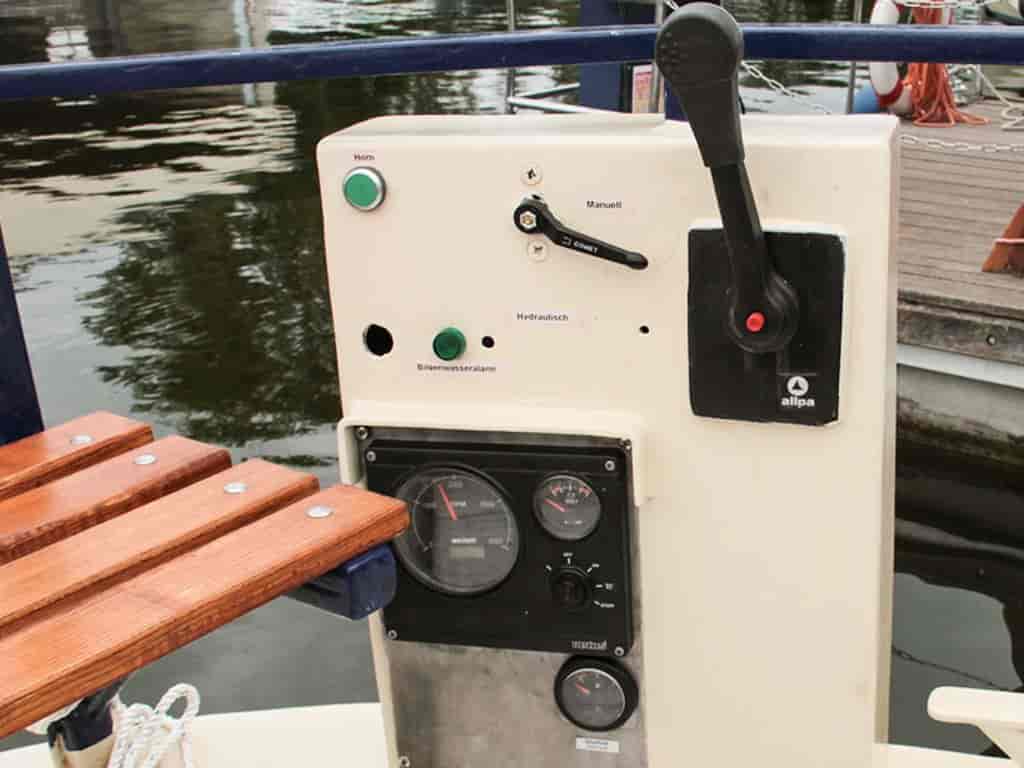Boat picture 16