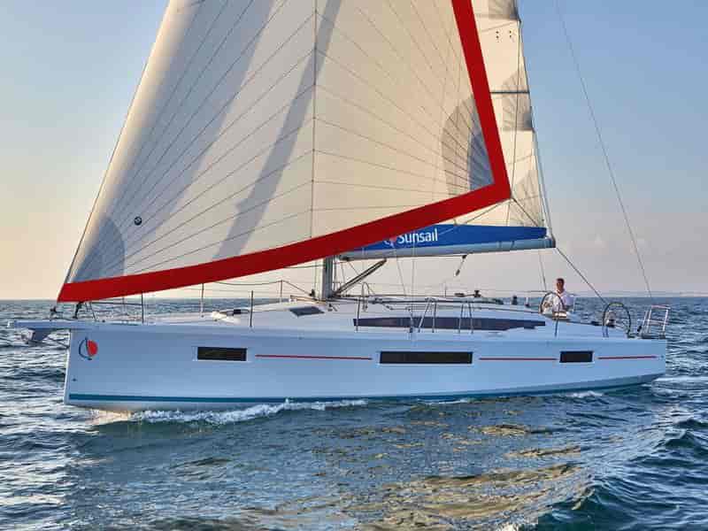 Photo of Sunsail 410 Premium, image 1 of 5