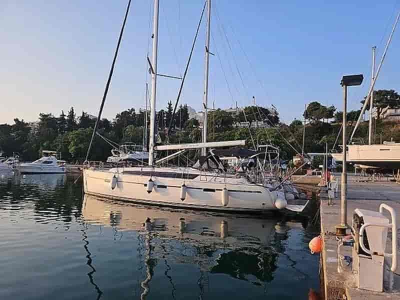 Photo of Aquilo, image 1 of 5